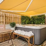 Dinbnb Homes I Bergen's #1 I Jacuzzi & Fireplace & Balcony * ברגן