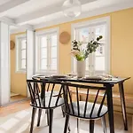 Dinbnb Homes I Bergen's #1 I Jacuzzi & Fireplace & Balcony ברגן