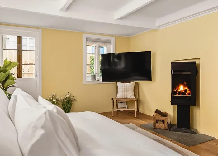 Dinbnb Homes I Bergen's #1 I Jacuzzi & Fireplace & Balcony Feriehus Bergen