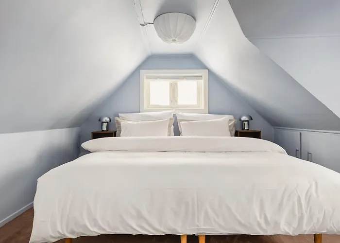 Feriehus Dinbnb Homes I Bergen's #1 I Jacuzzi & Fireplace & Balcony Bergen