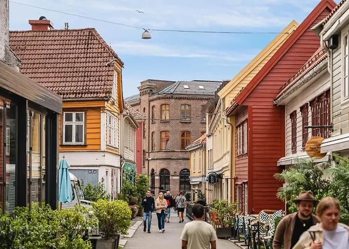 Dinbnb Homes I Bergen's #1 I Jacuzzi & Fireplace & Balcony Feriehus Bergen