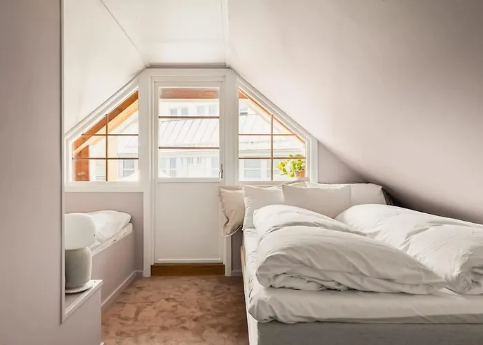 Dinbnb Homes I Bergen's #1 I Jacuzzi & Fireplace & Balcony Берген