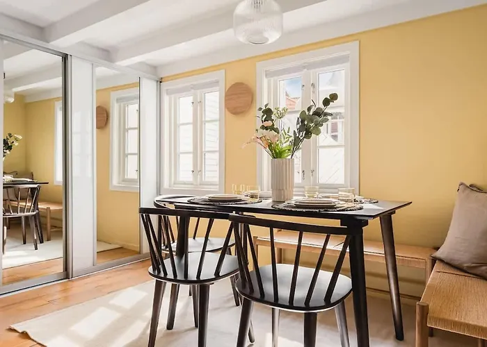 Dinbnb Homes I Bergen's #1 I Jacuzzi & Fireplace & Balcony Bergen