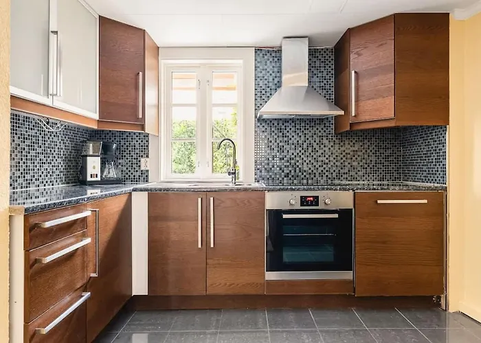 Holiday home Dinbnb Homes I Bergen's #1 I Jacuzzi & Fireplace & Balcony *