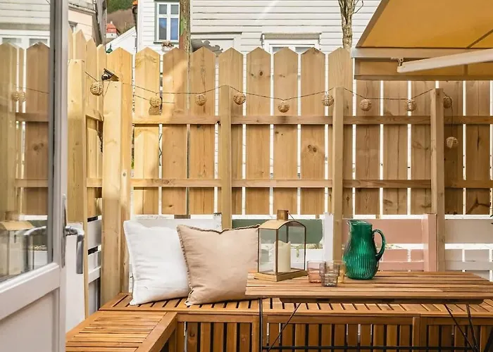 Feriehus Dinbnb Homes I Bergen's #1 I Jacuzzi & Fireplace & Balcony